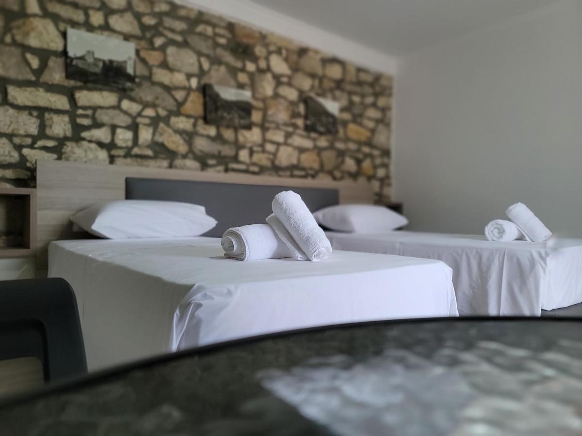G&K Garden Hotel Berat Exterior photo
