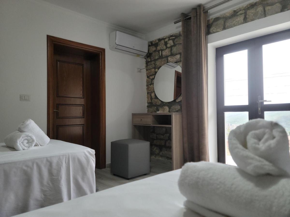 G&K Garden Hotel Berat Exterior photo