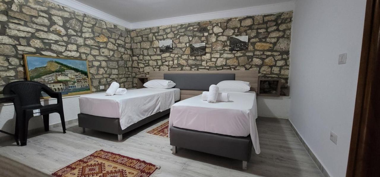 G&K Garden Hotel Berat Exterior photo