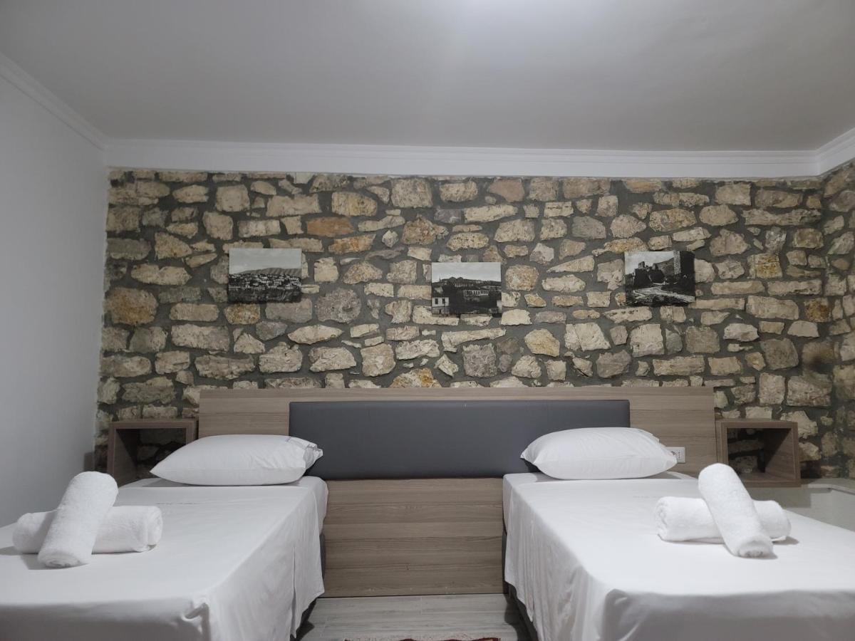 G&K Garden Hotel Berat Exterior photo