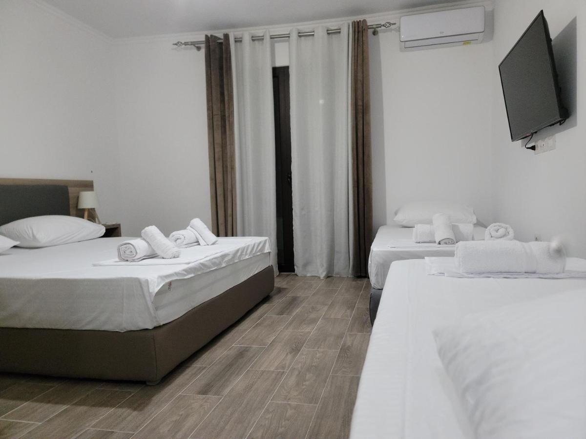 G&K Garden Hotel Berat Exterior photo